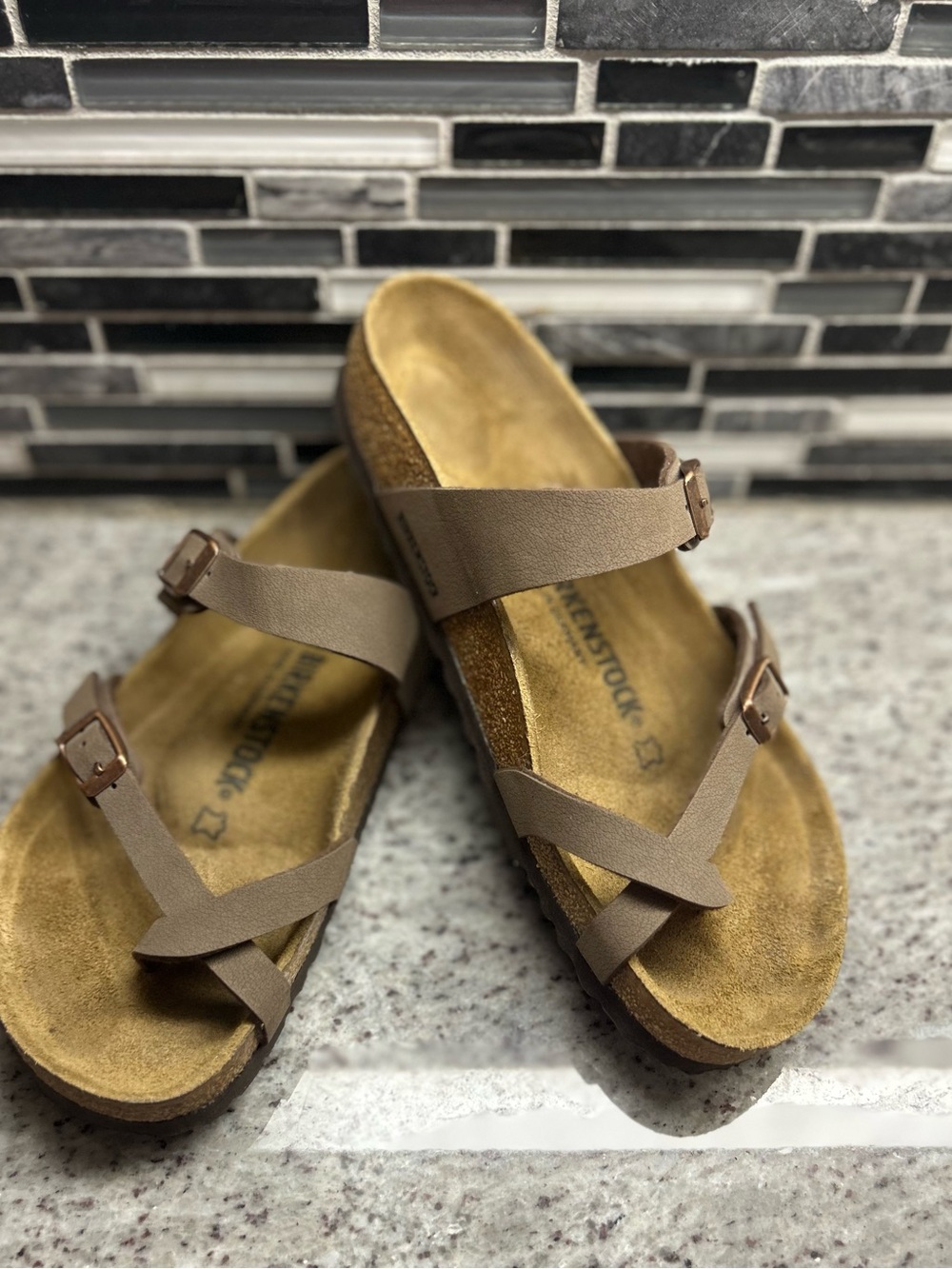 Birkenstock mayari Women’s Brown Taupe Cross-Strap Sandals size 8
